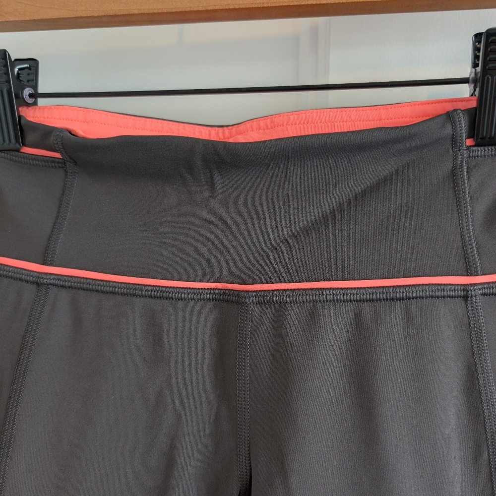 lululemon/Pace Queen Legging sz 2 - Picture 4 of 7